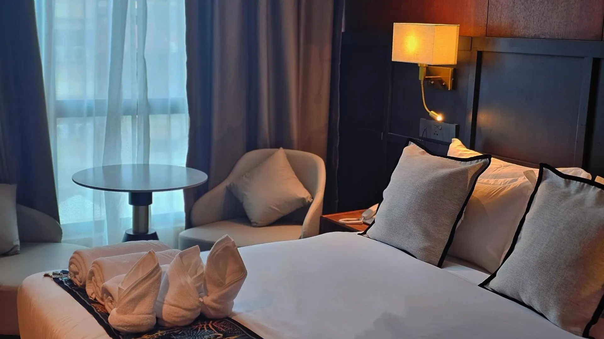 Moon Hotel George Town